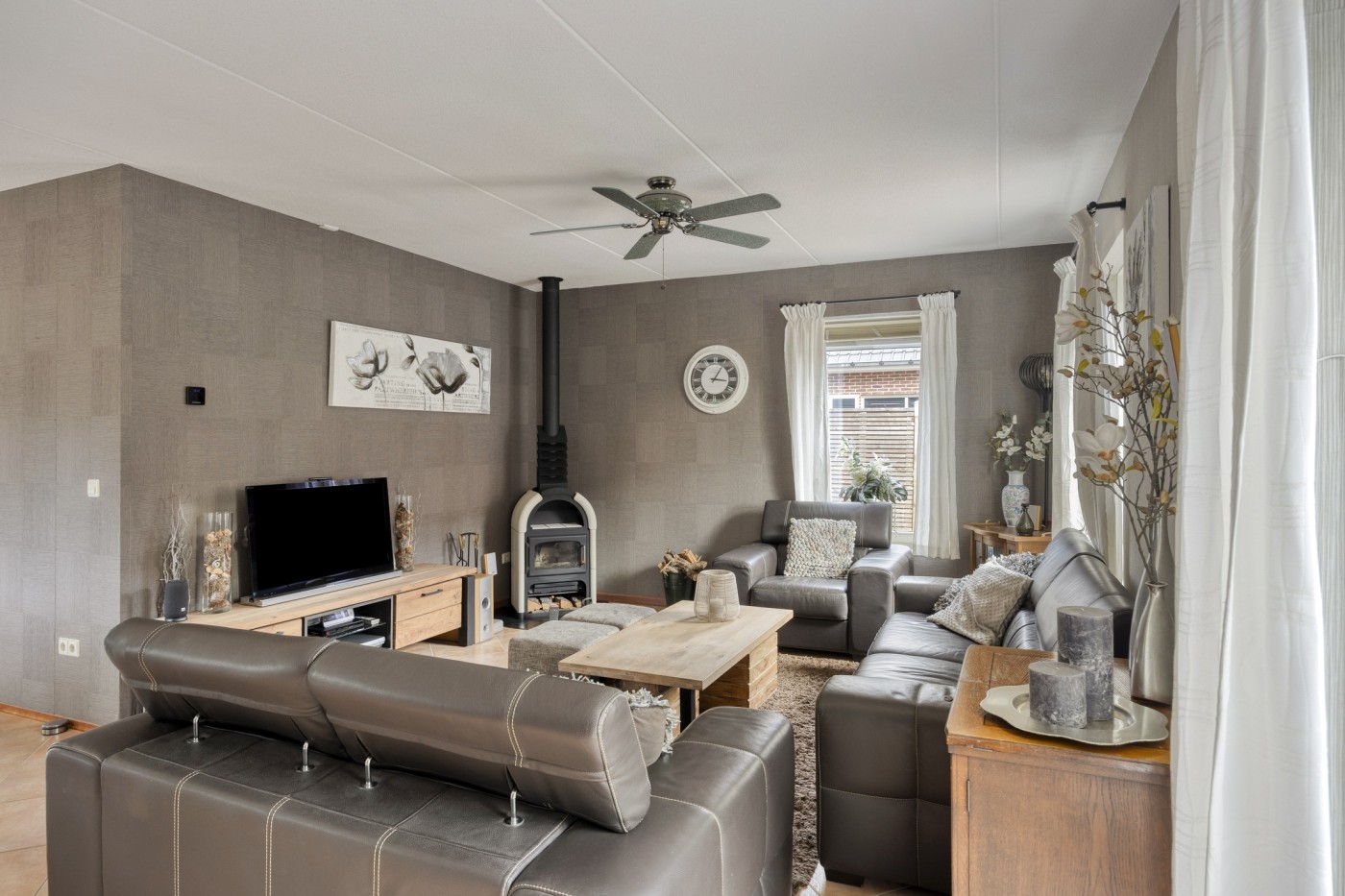 Vrijstaande woning te koop: Heersdijk 97, Hoogvliet Rotterdam