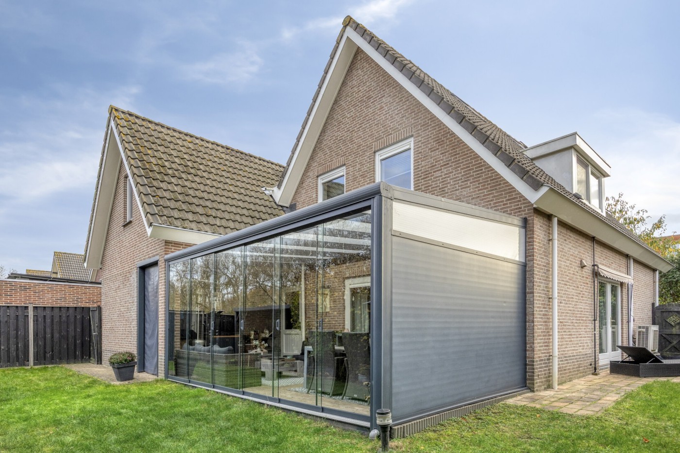 Vrijstaande woning te koop: Heersdijk 97, Hoogvliet Rotterdam