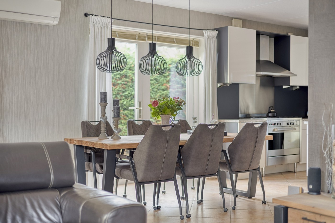 Vrijstaande woning te koop: Heersdijk 97, Hoogvliet Rotterdam
