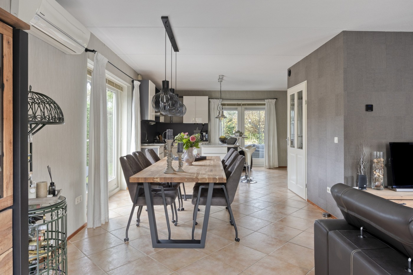 Vrijstaande woning te koop: Heersdijk 97, Hoogvliet Rotterdam