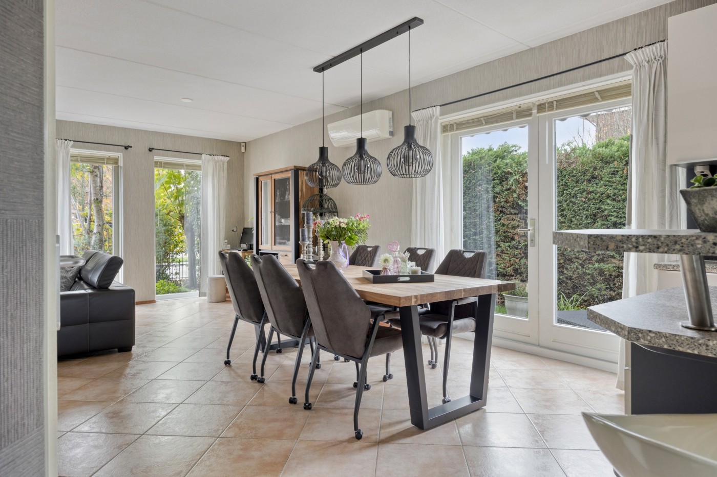 Vrijstaande woning te koop: Heersdijk 97, Hoogvliet Rotterdam