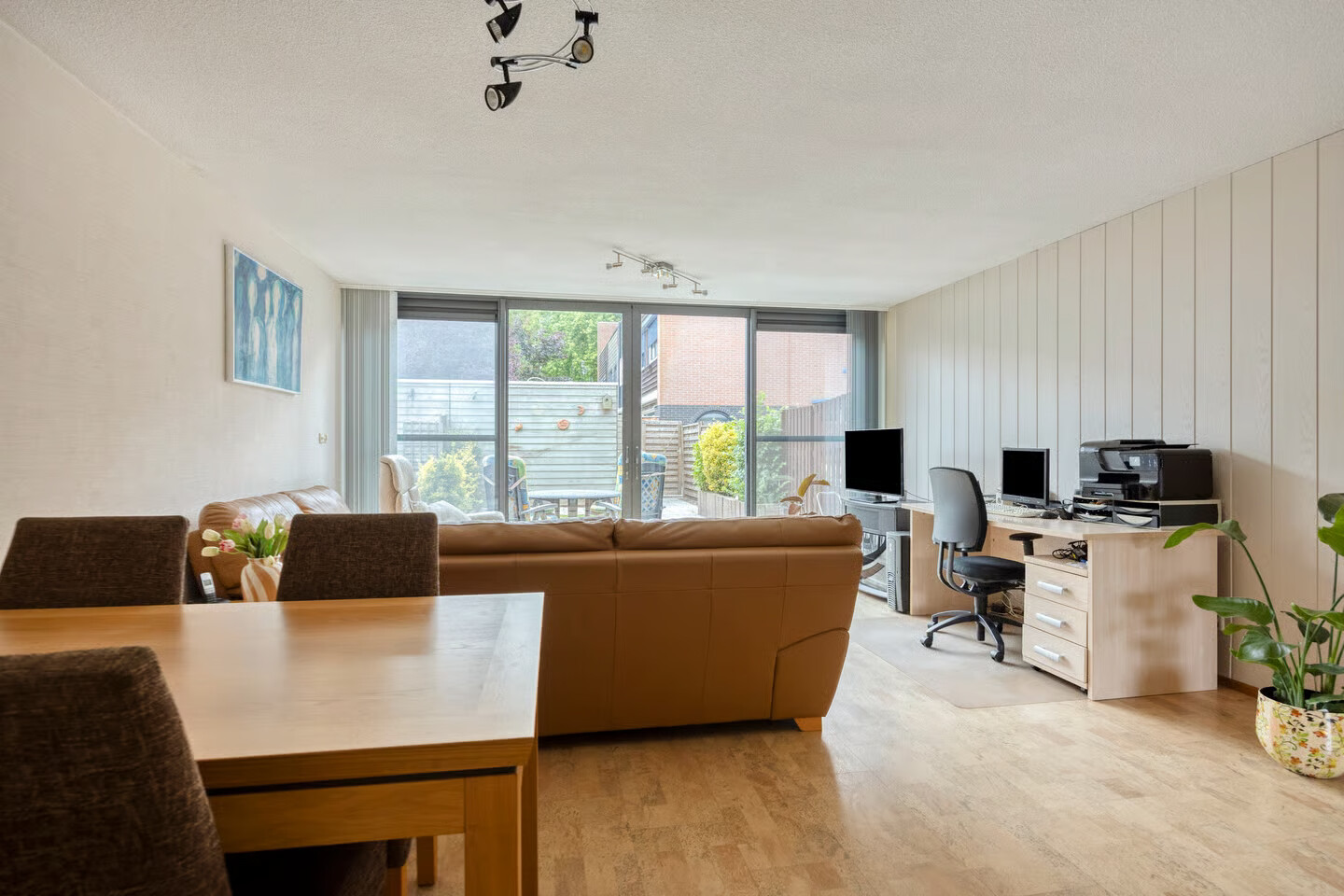 Tussenwoning te koop: Zuidzijdsedijk 96, Hoogvliet Rotterdam