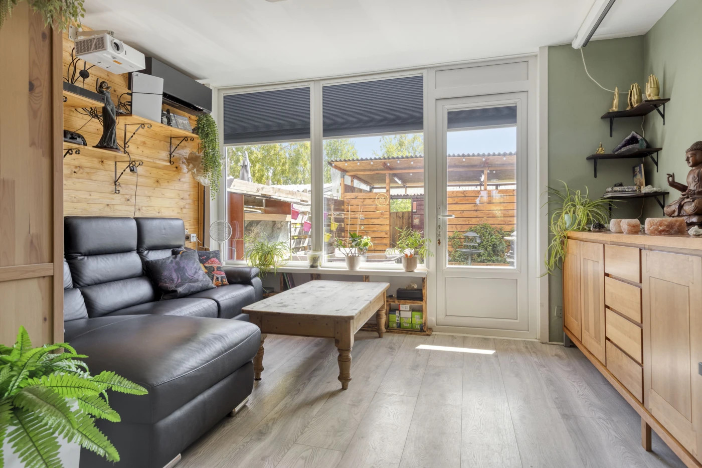 Tussenwoning te koop: Tieflandstraat 54, Hoogvliet Rotterdam