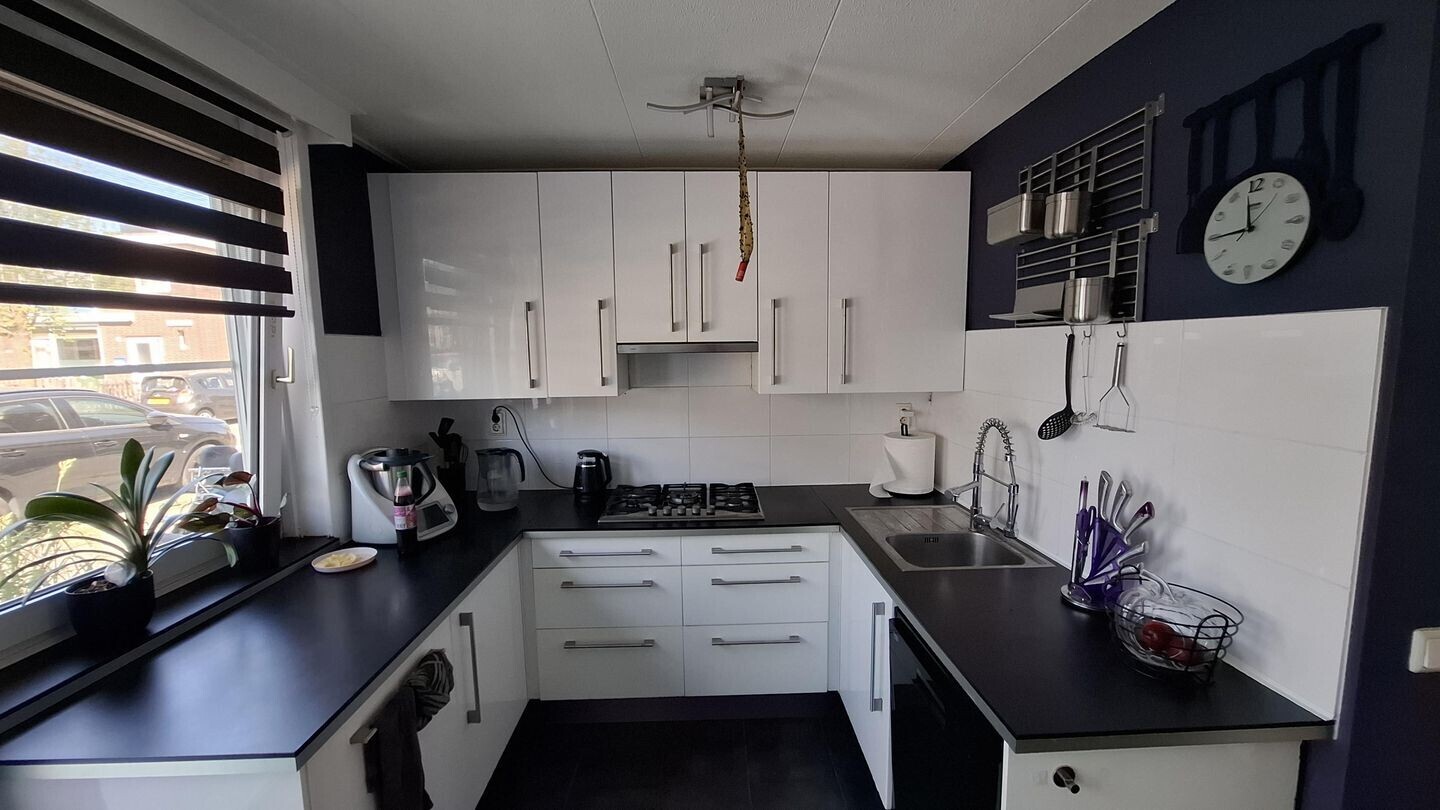 Tussenwoning te koop: Sagiusstraat 30, Pernis Rotterdam