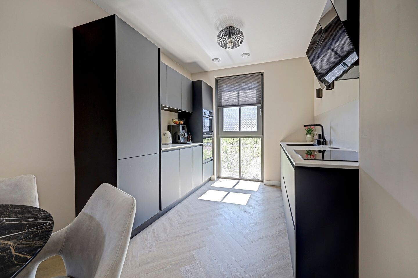 Tussenwoning te koop: Elementenweg 88, Spijkenisse