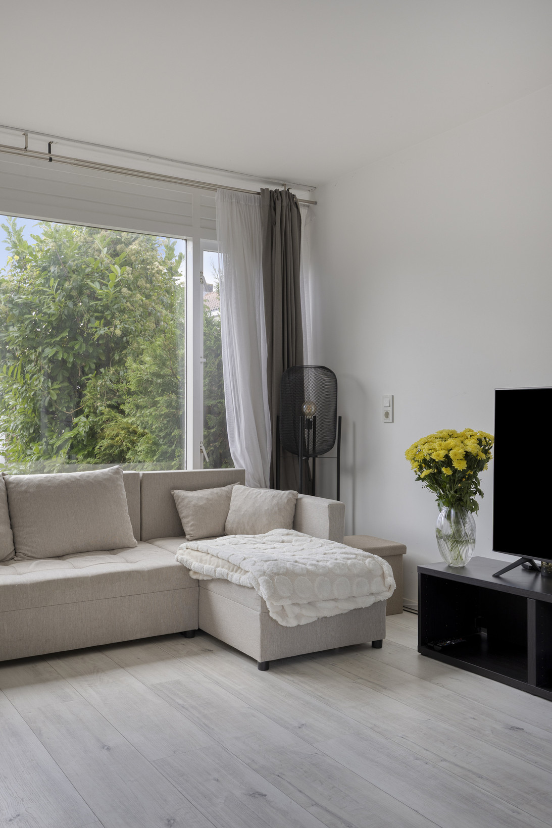 Tussenwoning te koop: Zwaluwstraat 4, Spijkenisse