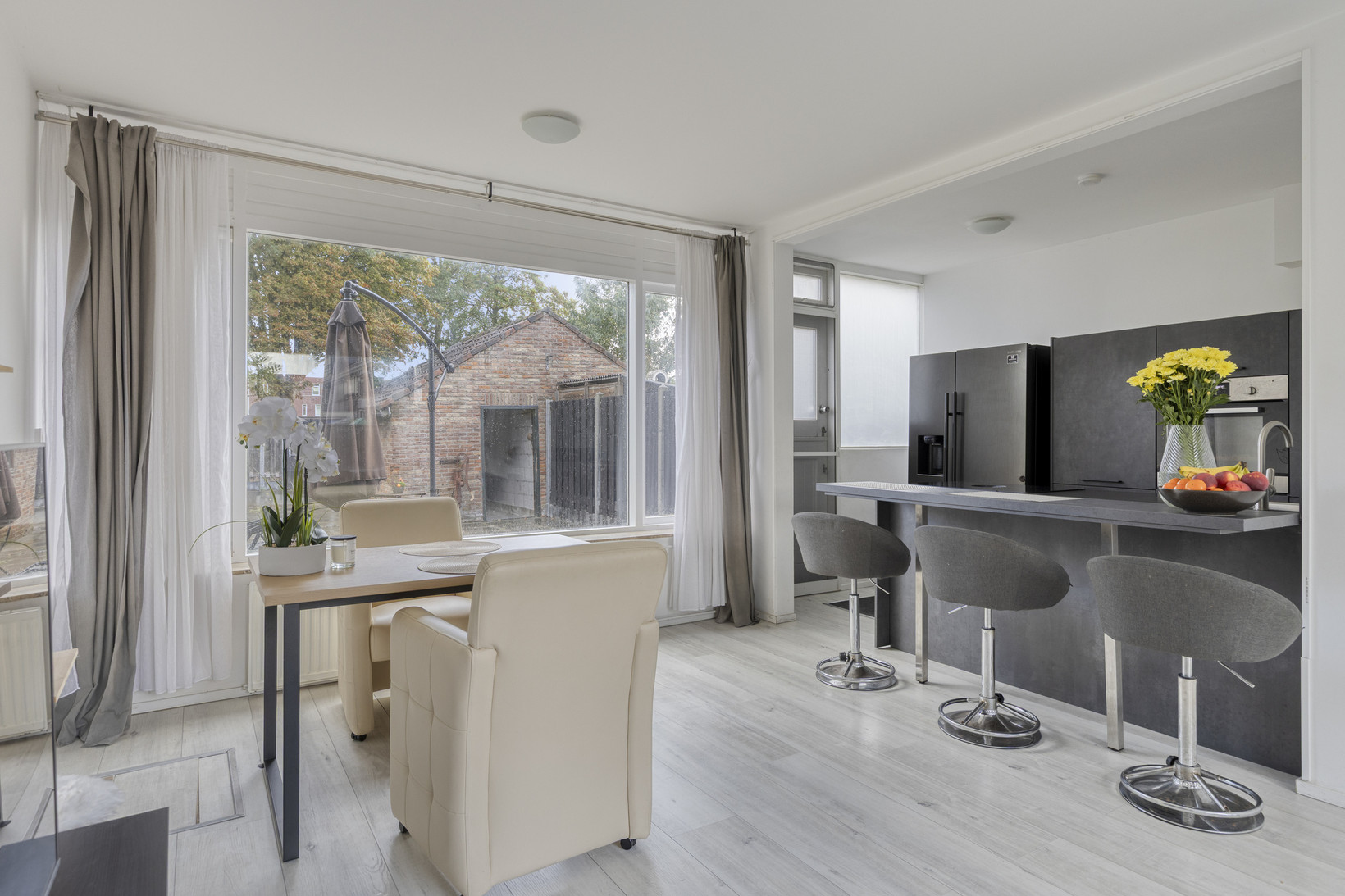 Tussenwoning te koop: Zwaluwstraat 4, Spijkenisse