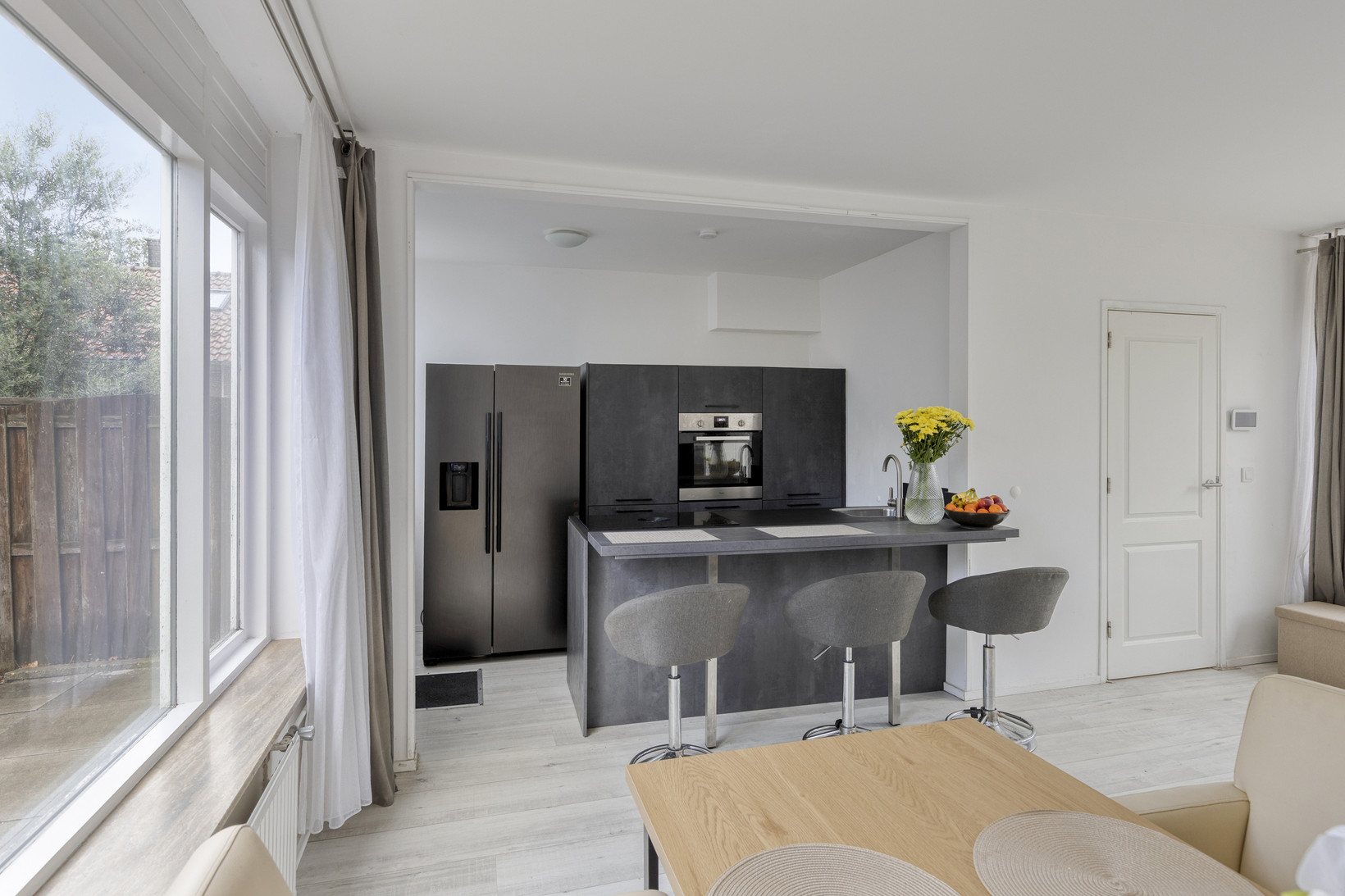 Tussenwoning te koop: Zwaluwstraat 4, Spijkenisse