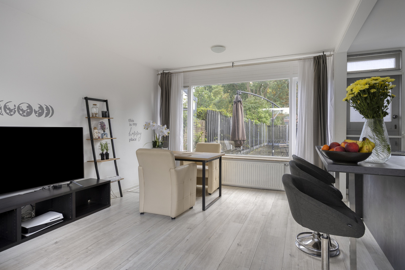 Tussenwoning te koop: Zwaluwstraat 4, Spijkenisse