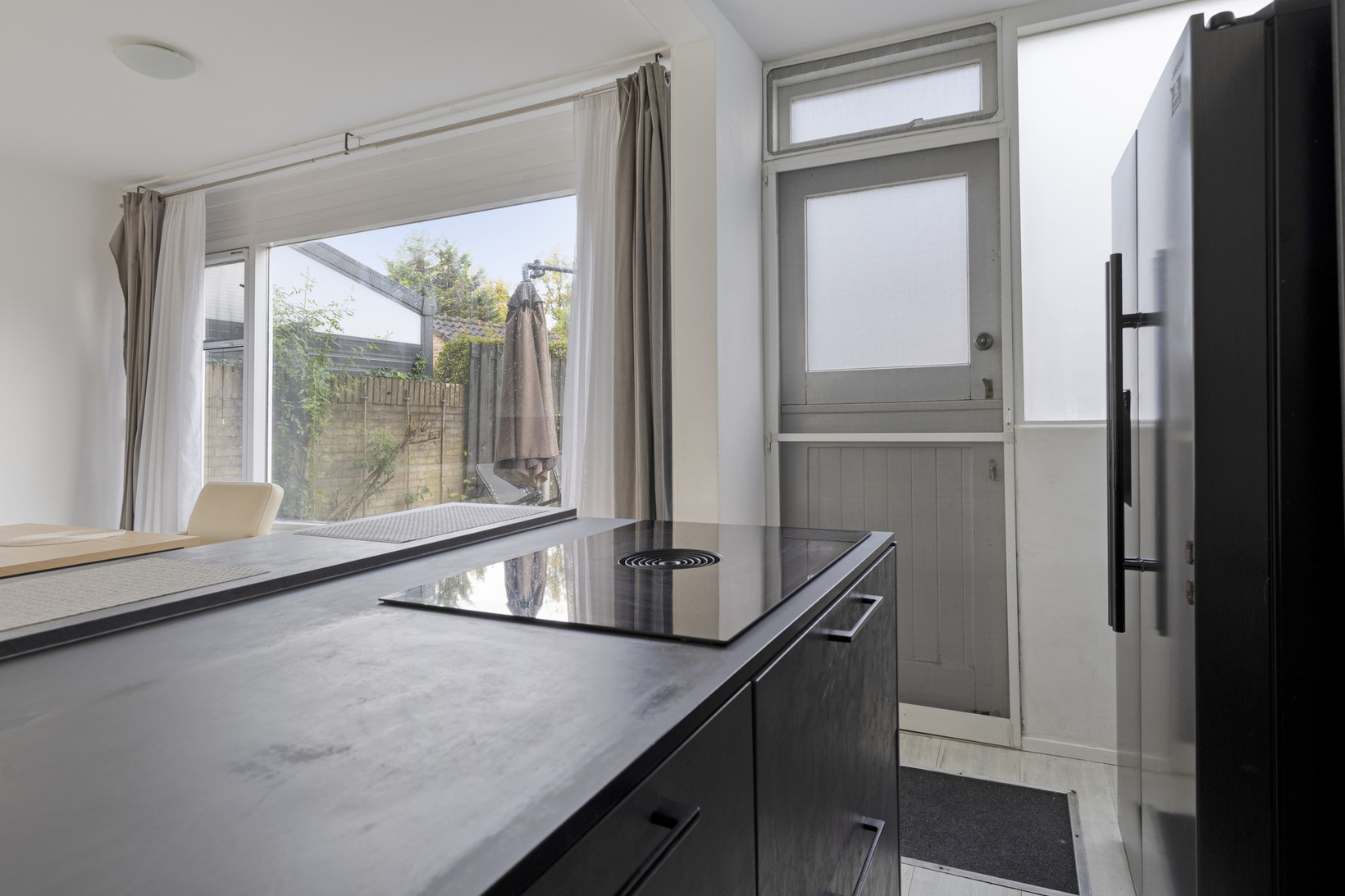 Tussenwoning te koop: Zwaluwstraat 4, Spijkenisse