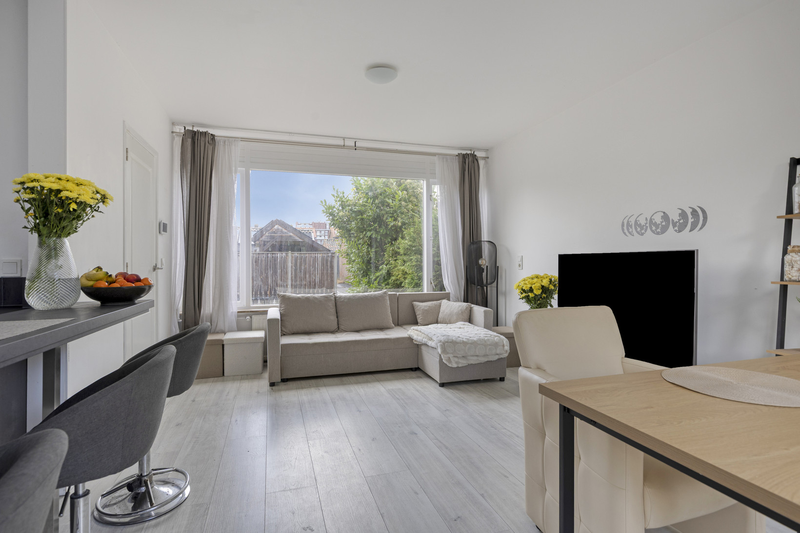 Tussenwoning te koop: Zwaluwstraat 4, Spijkenisse