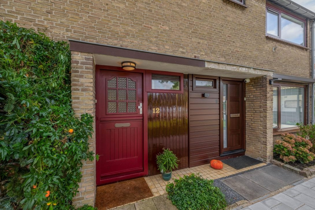 Tussenwoning te koop: Tulpstraat 12, Spijkenisse