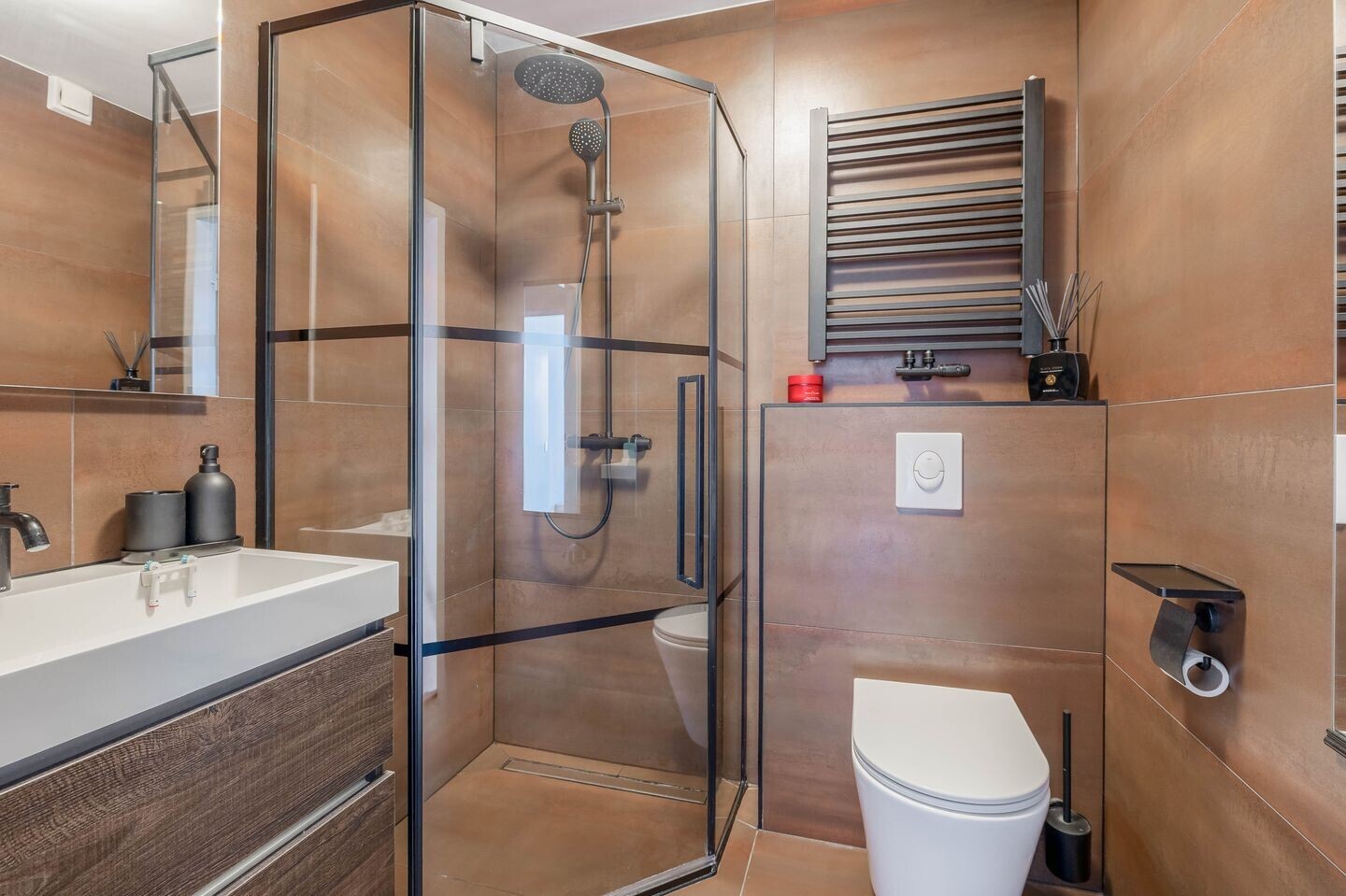 Tussenwoning te koop: Krekelveen 111, Spijkenisse