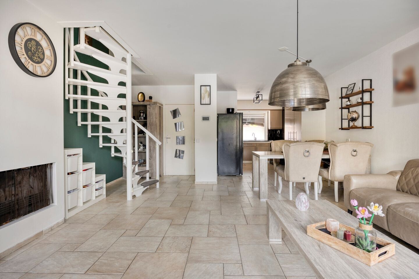 Tussenwoning te koop: Avocadogaard 8, Spijkenisse