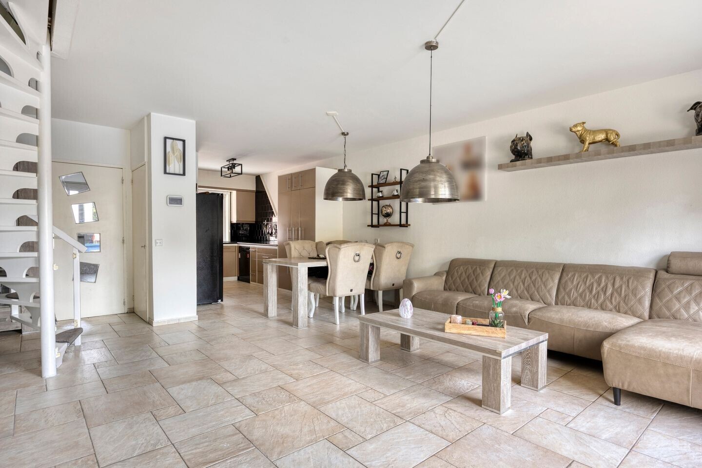 Tussenwoning te koop: Avocadogaard 8, Spijkenisse