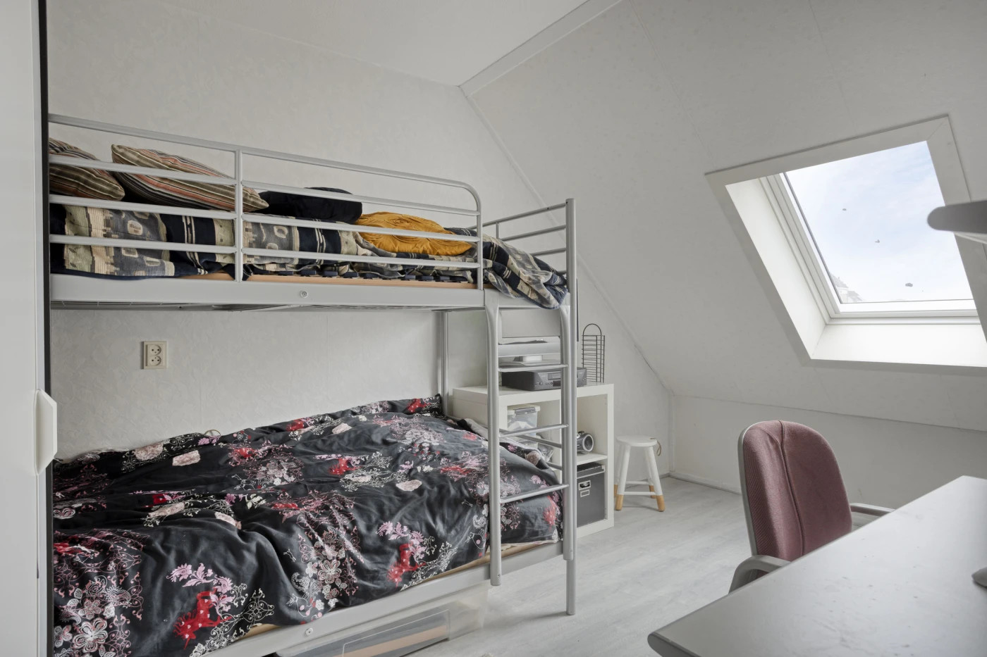 Tussenwoning te koop: Rozemarijndonk 13, Spijkenisse