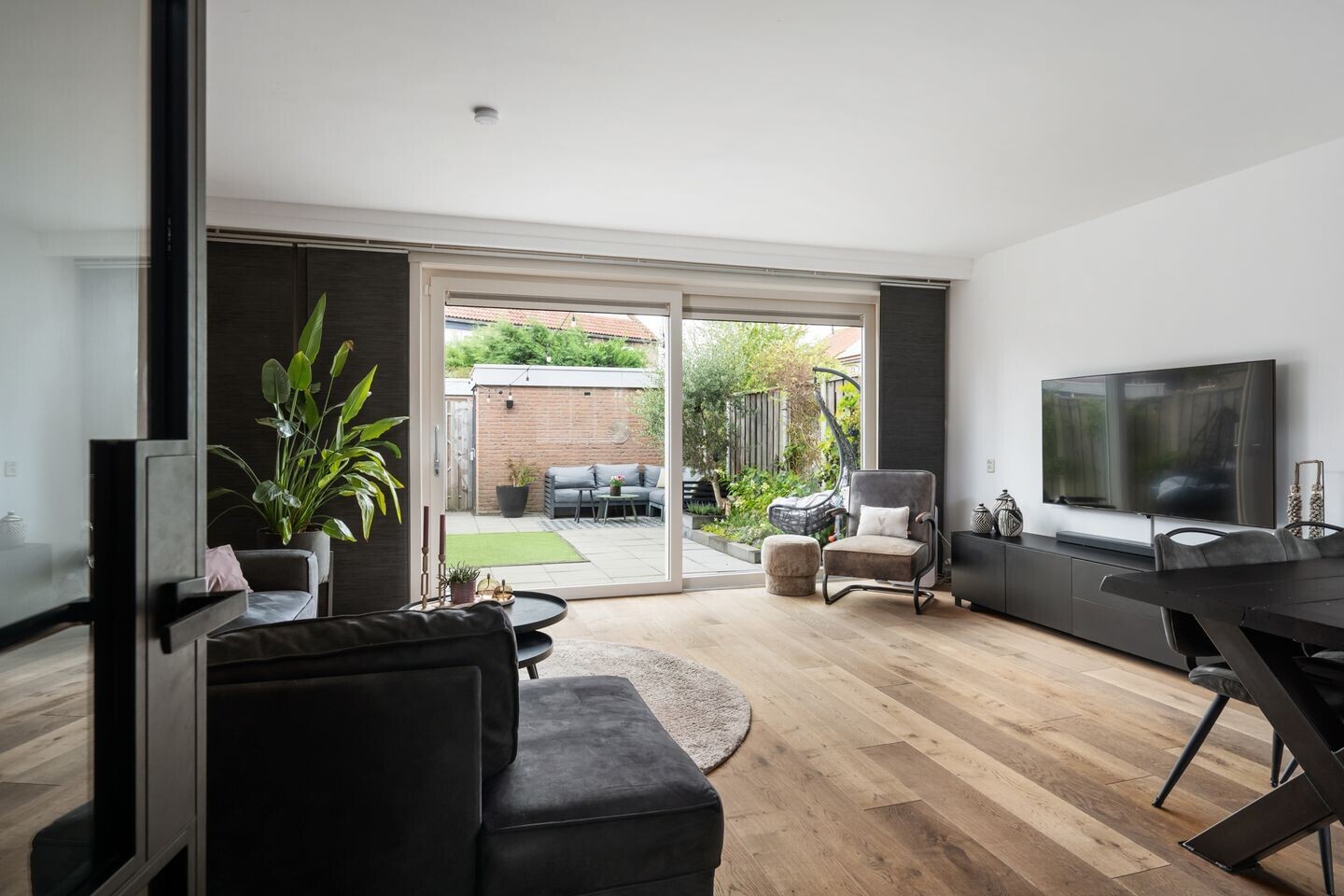 Tussenwoning te koop: Pluimgras 20, Spijkenisse