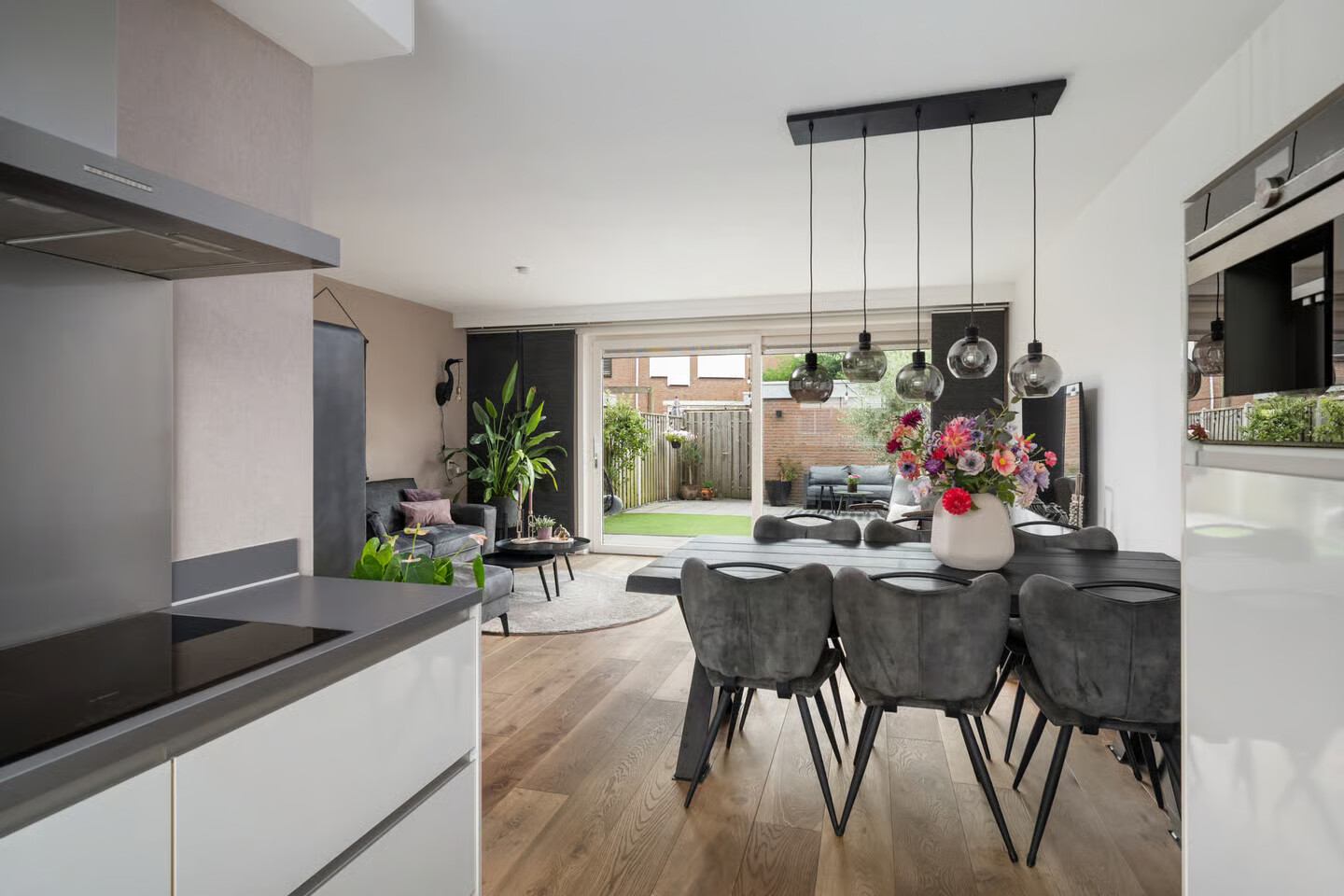 Tussenwoning te koop: Pluimgras 20, Spijkenisse