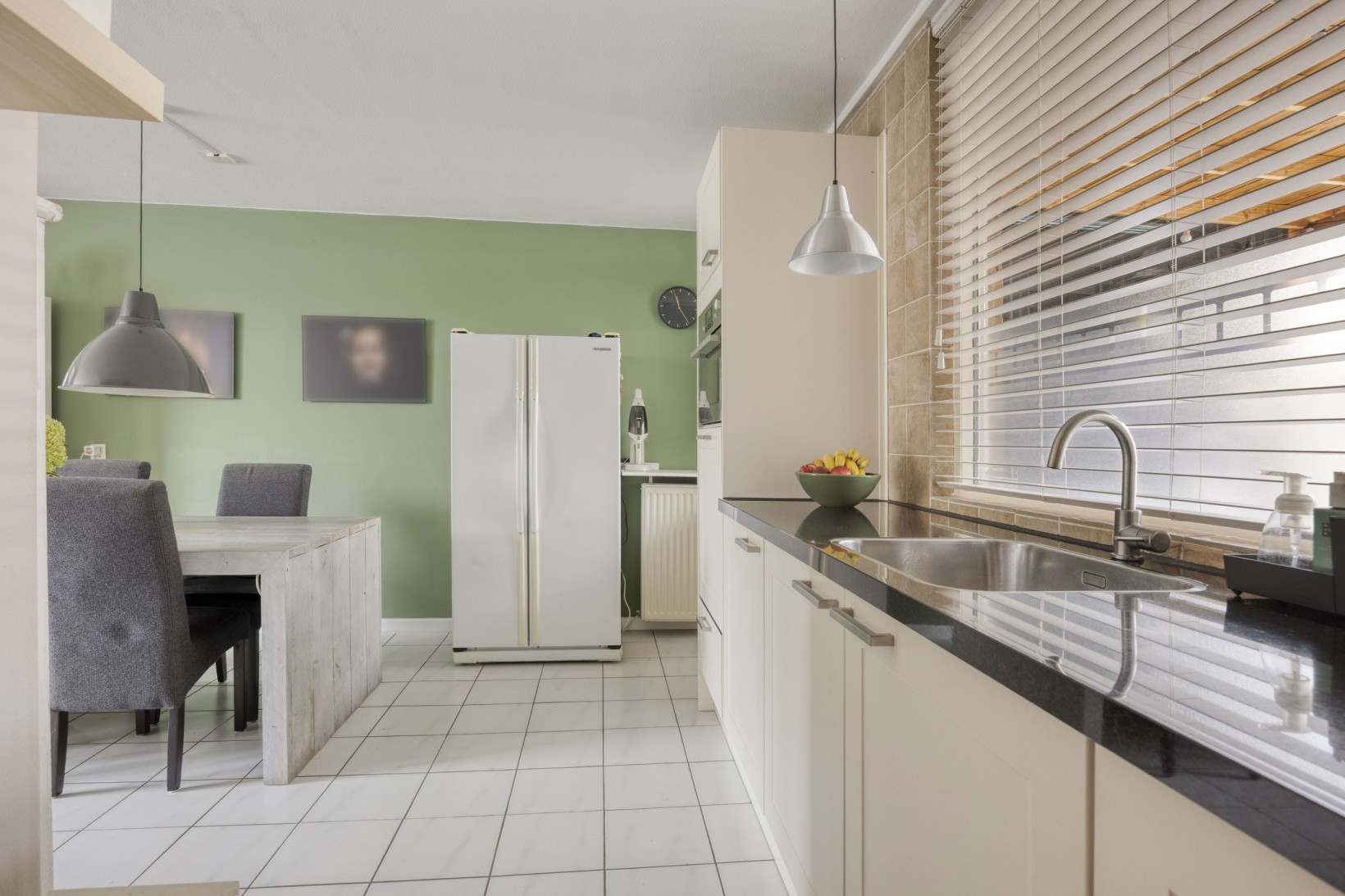 Tussenwoning te koop: Lekstraat 33, Spijkenisse