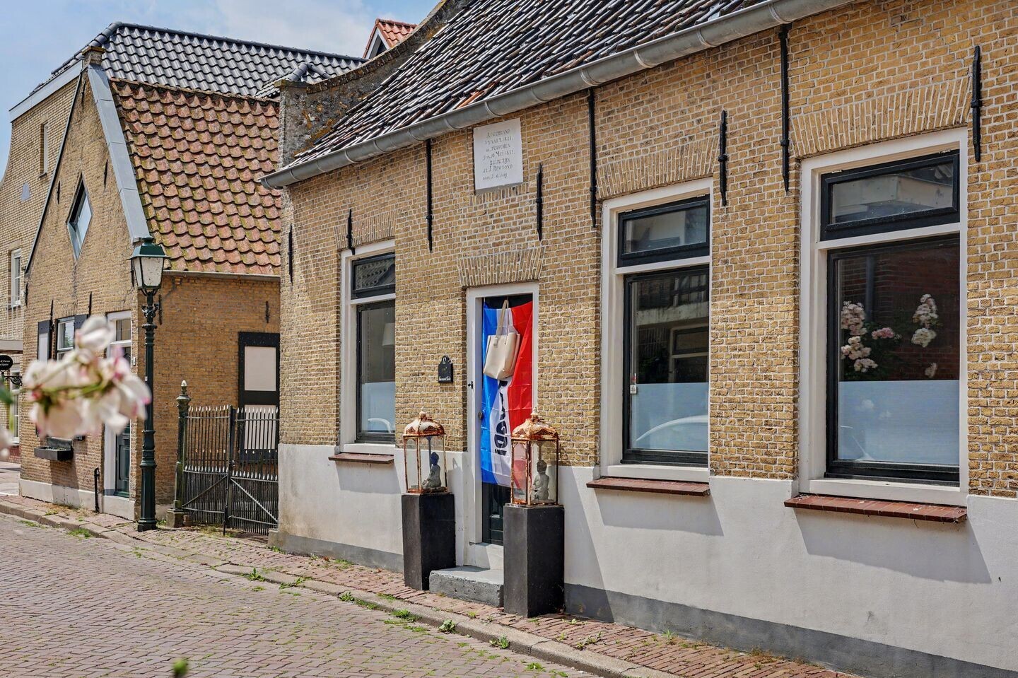 Vrijstaande woning te koop: Ring 12, Simonshaven