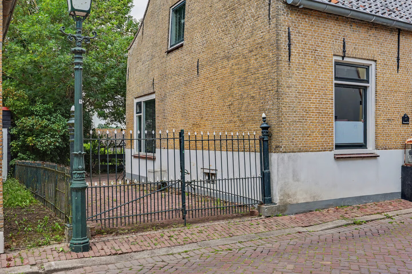 Vrijstaande woning te koop: Ring 12, Simonshaven