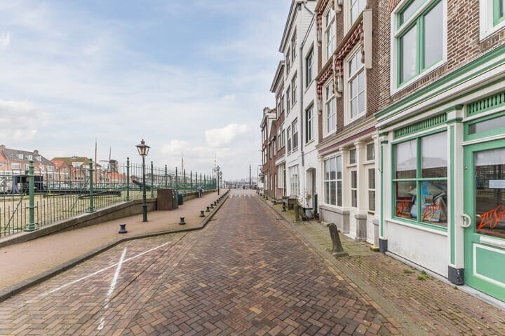 Tussenwoning te koop: Oostkade 54, Hellevoetsluis