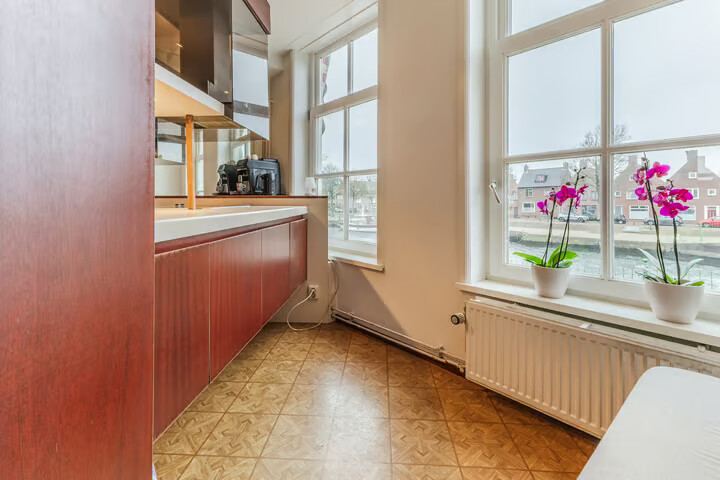 Tussenwoning te koop: Oostkade 54, Hellevoetsluis