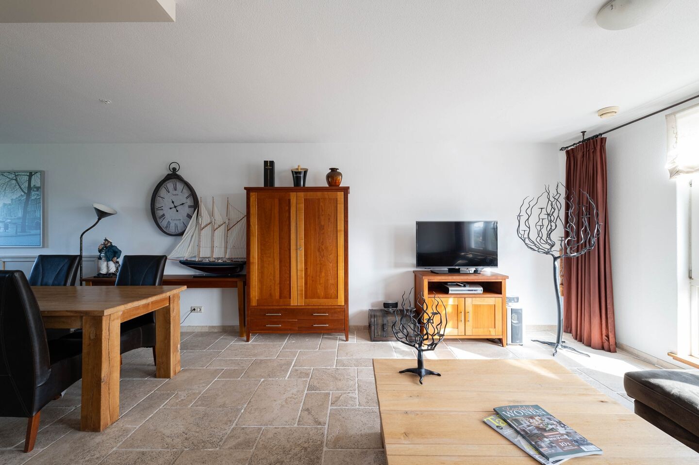 Tussenwoning te koop: Burgemeester van der Jagtkade 33, Hellevoetsluis