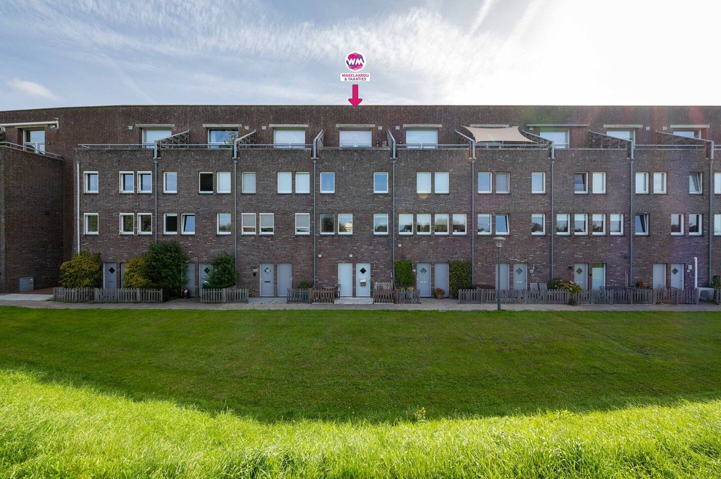 Tussenwoning te koop: Burgemeester van der Jagtkade 33, Hellevoetsluis