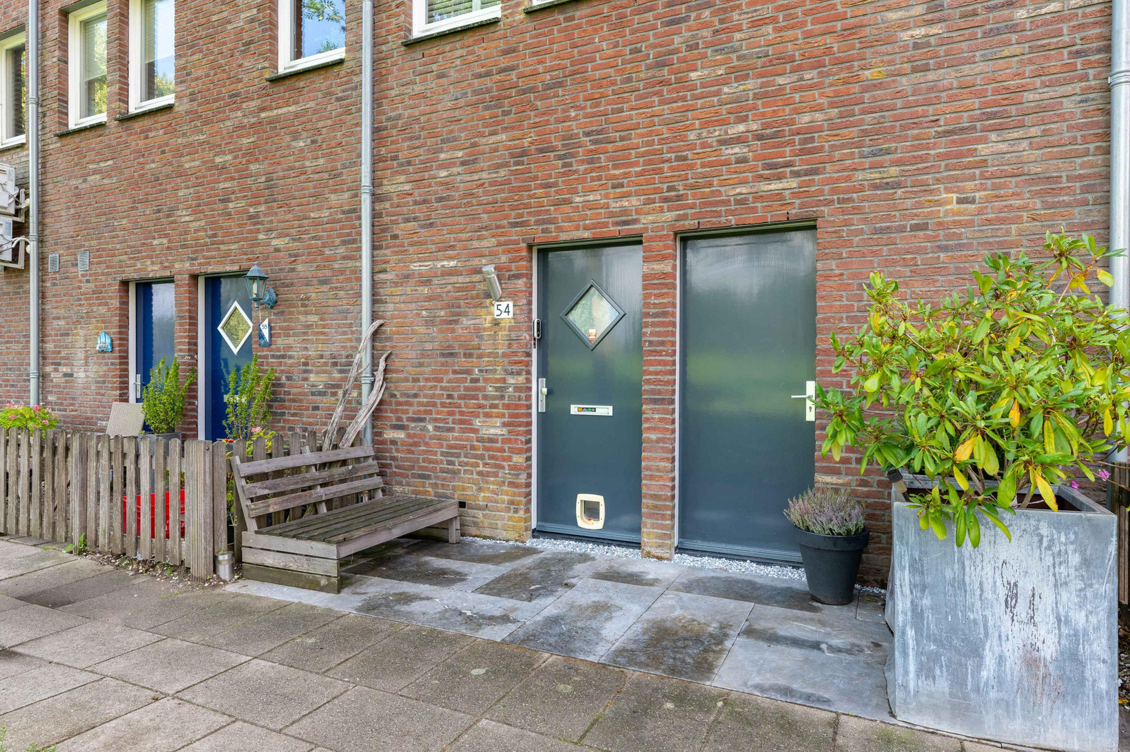 Tussenwoning te koop: Burgemeester van der Jagtkade 54, Hellevoetsluis