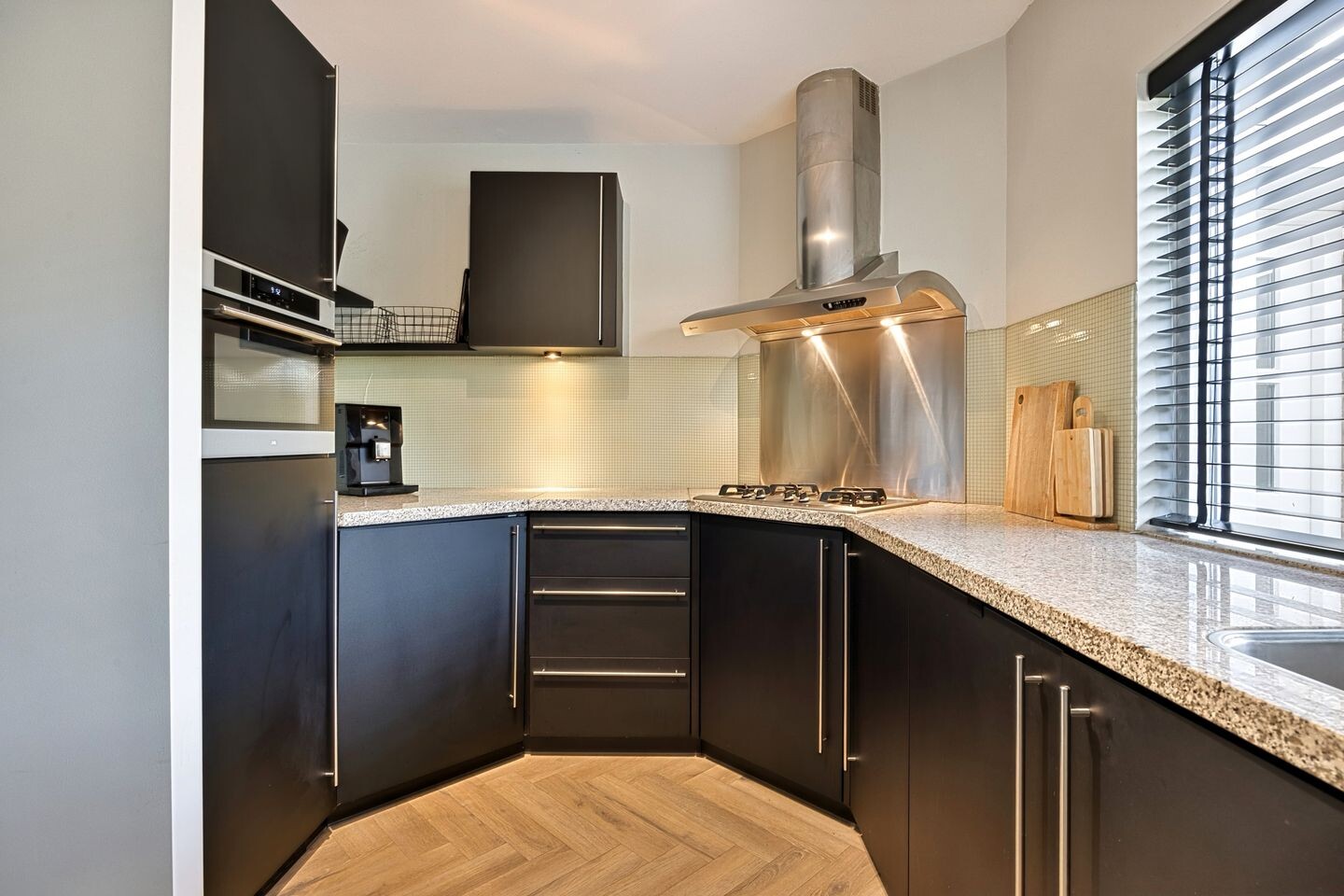 Tussenwoning te koop: Tollenshof 17, Hellevoetsluis