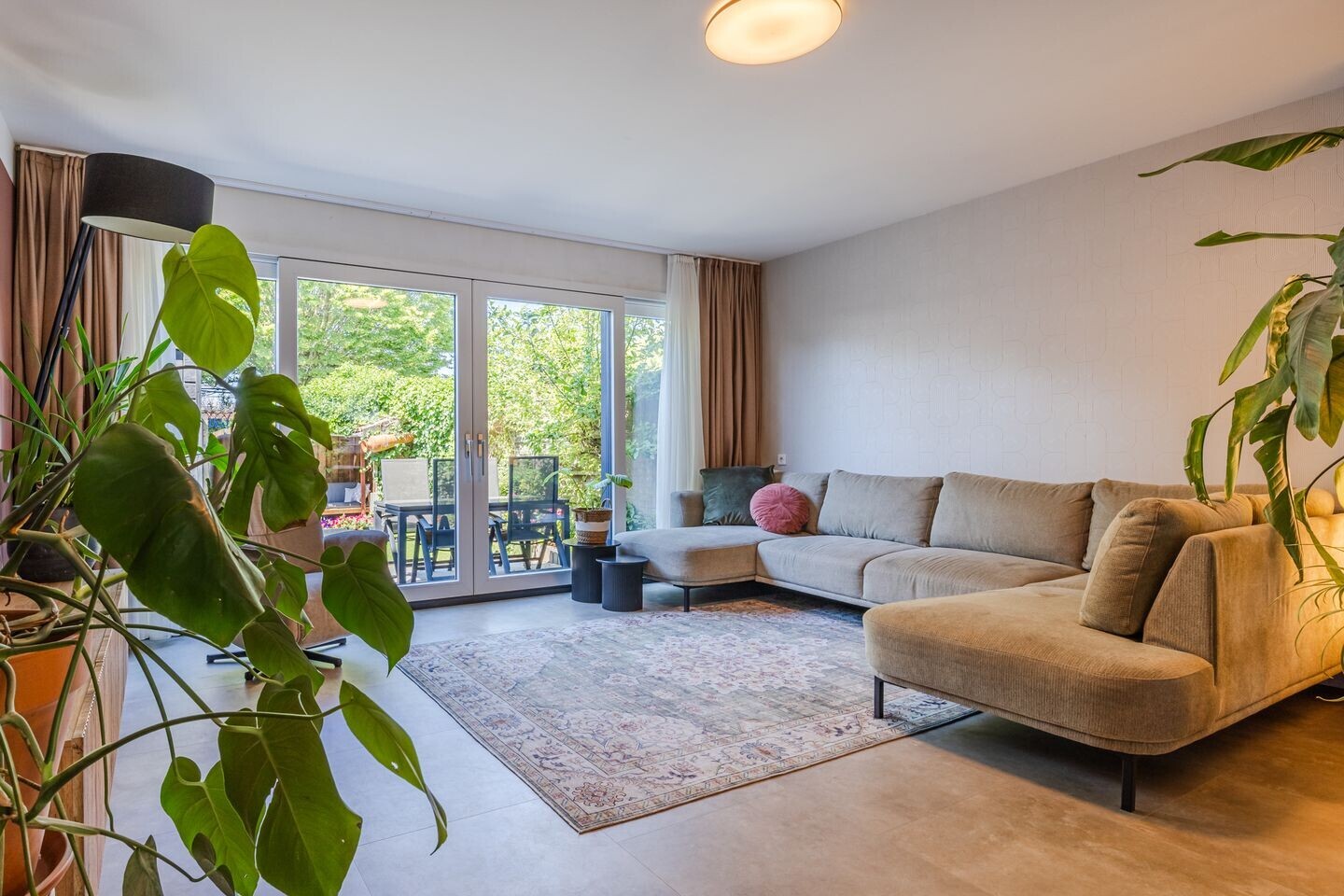 Tussenwoning te koop: Handbalpad 13, Hellevoetsluis