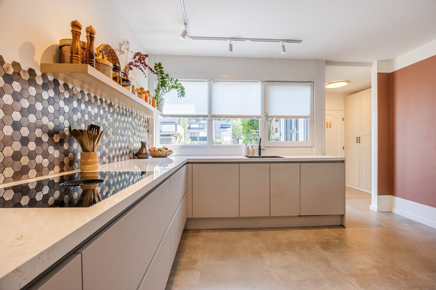 Tussenwoning te koop: Handbalpad 13, Hellevoetsluis