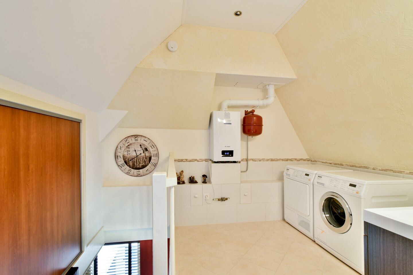 Tussenwoning te koop: Marshalllaan 109, Hellevoetsluis