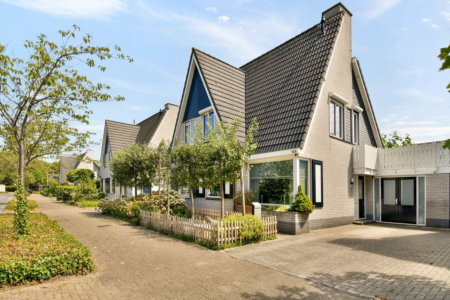 Tussenwoning te koop: Marshalllaan 109, Hellevoetsluis