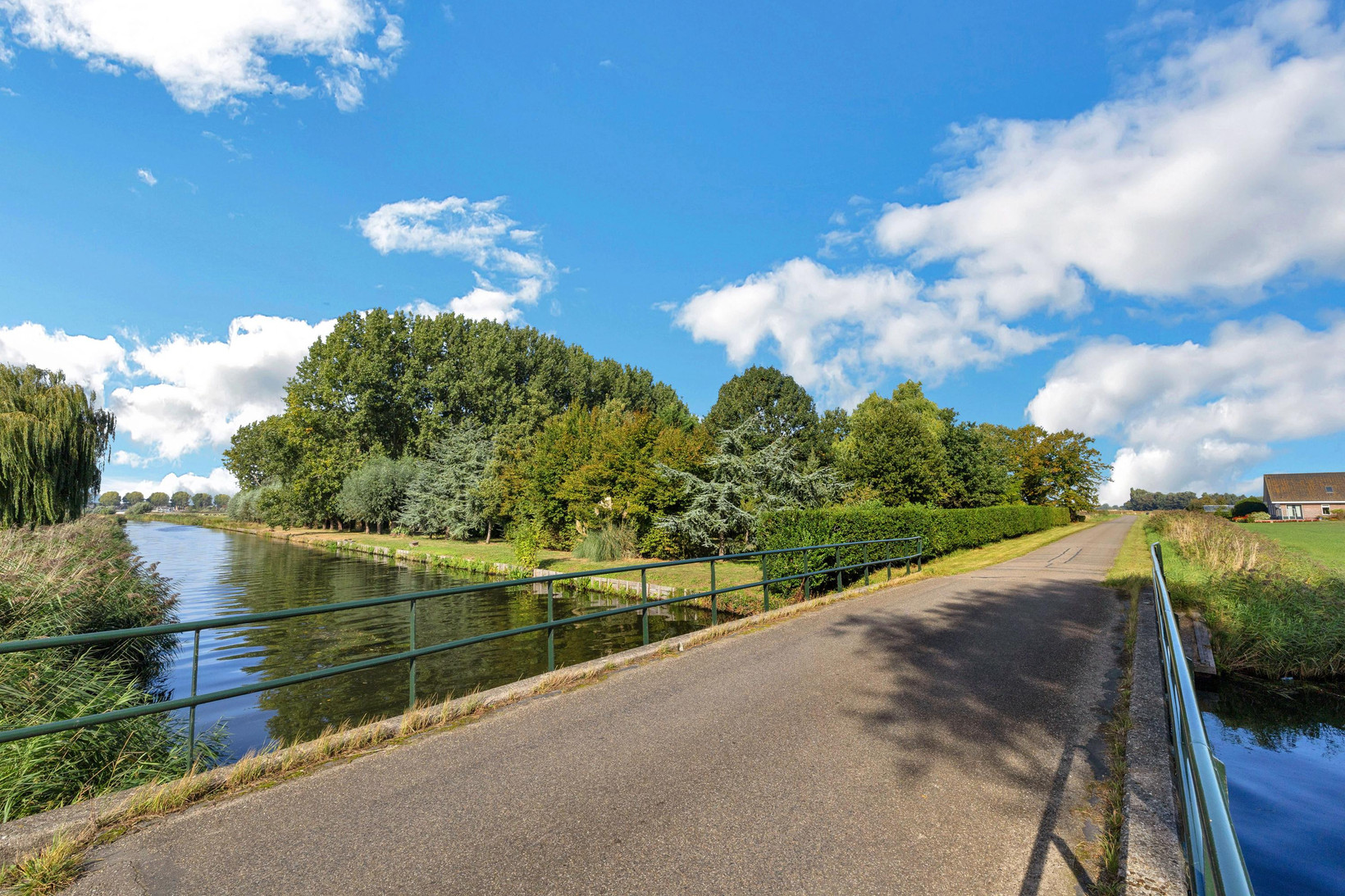 Vrijstaande woning te koop: Laaijekreekseweg 2, Hellevoetsluis