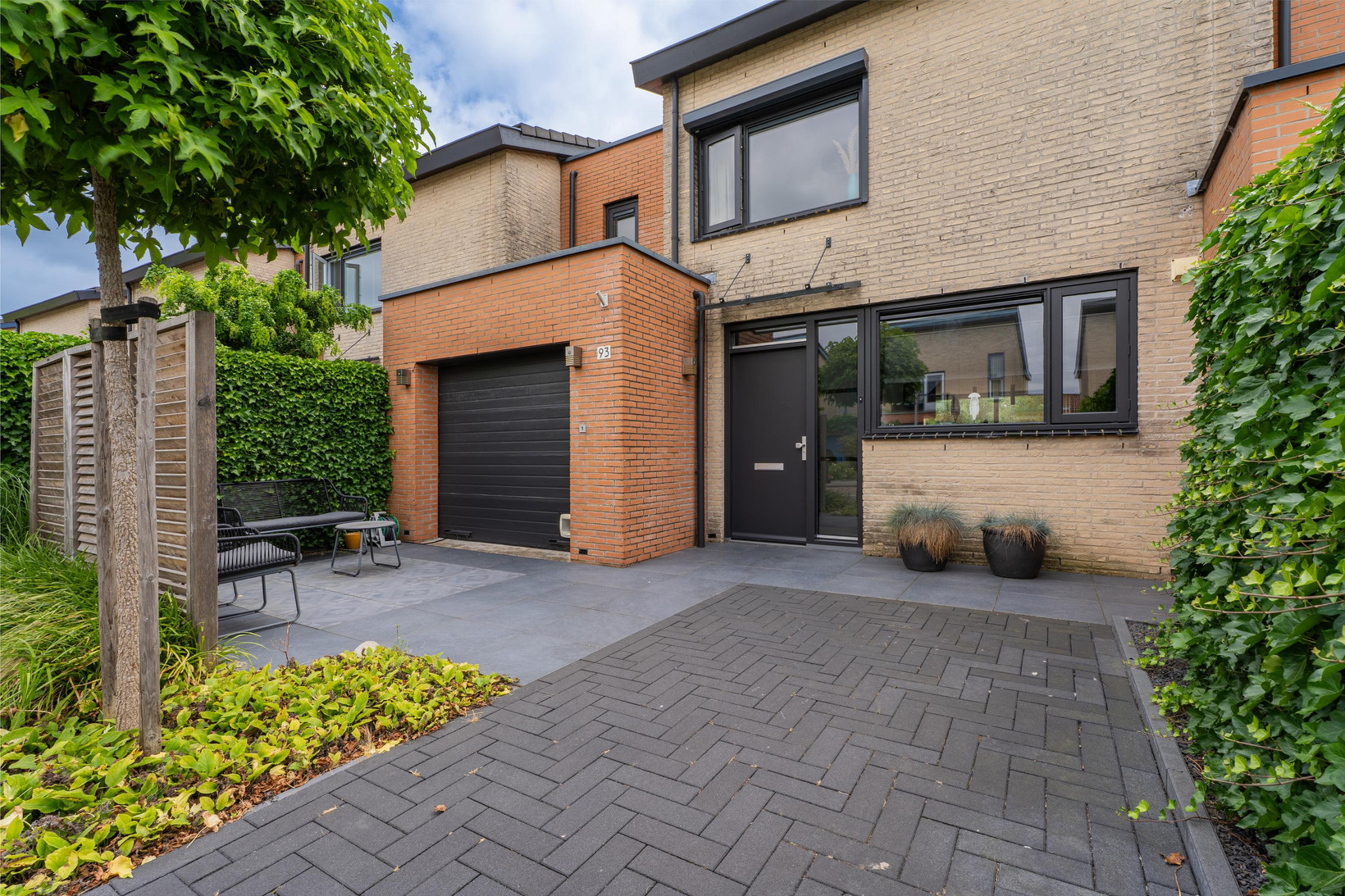 Tussenwoning te koop: Etudestraat 93, Hellevoetsluis