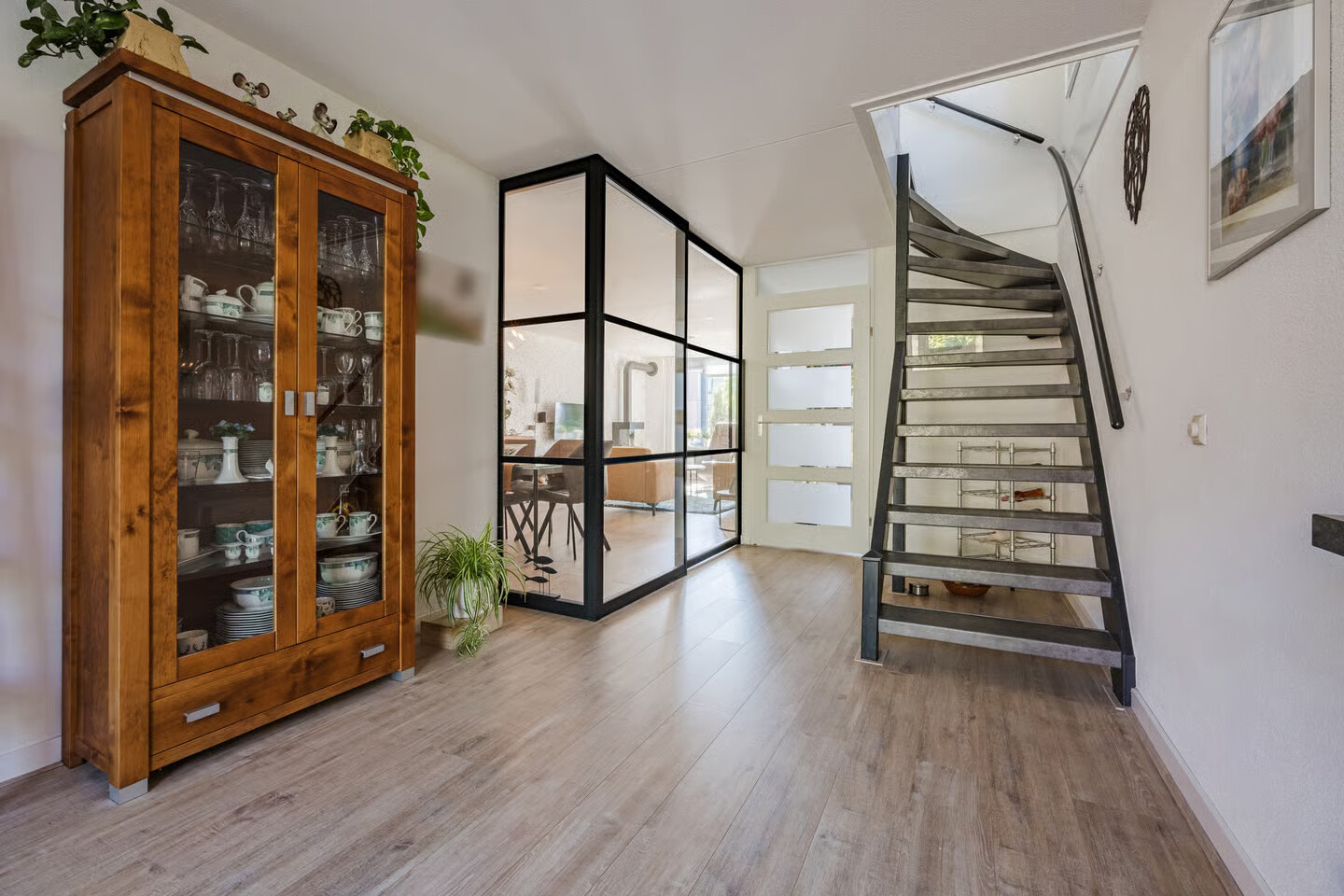 Tussenwoning te koop: Etudestraat 96, Hellevoetsluis