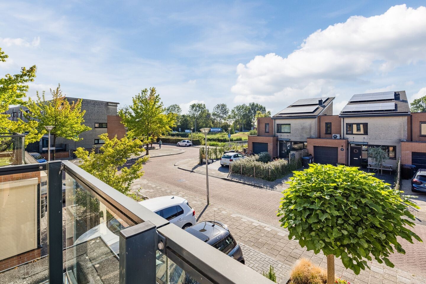 Tussenwoning te koop: Etudestraat 96, Hellevoetsluis