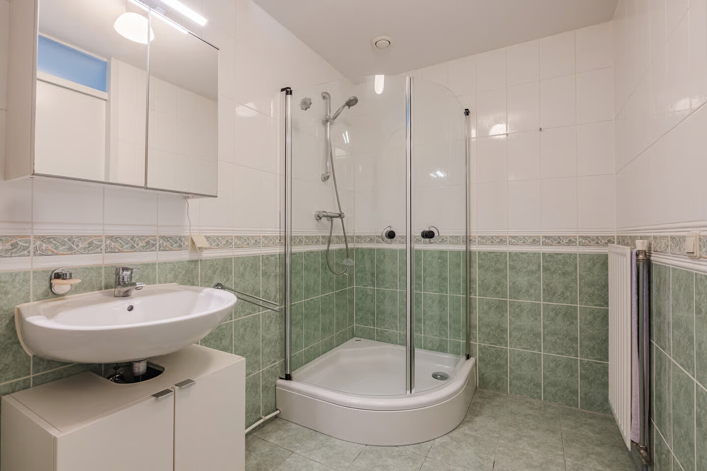 Tussenwoning te koop: Etudestraat 96, Hellevoetsluis