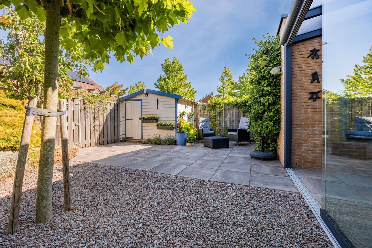 Tussenwoning te koop: Etudestraat 96, Hellevoetsluis