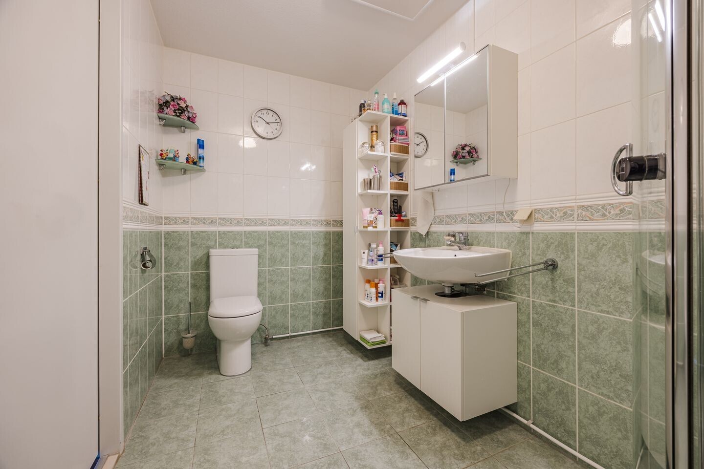 Tussenwoning te koop: Etudestraat 96, Hellevoetsluis