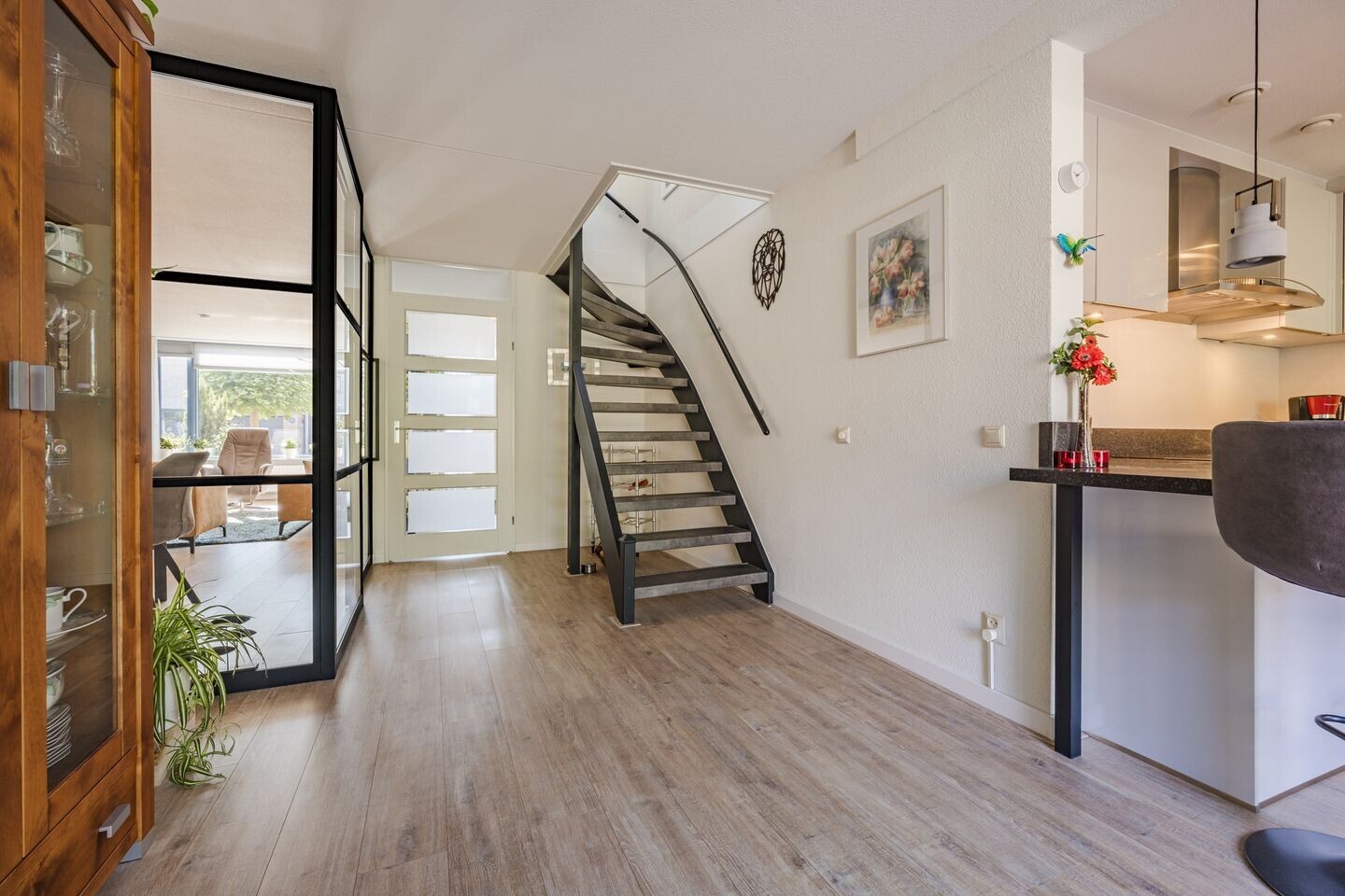 Tussenwoning te koop: Etudestraat 96, Hellevoetsluis