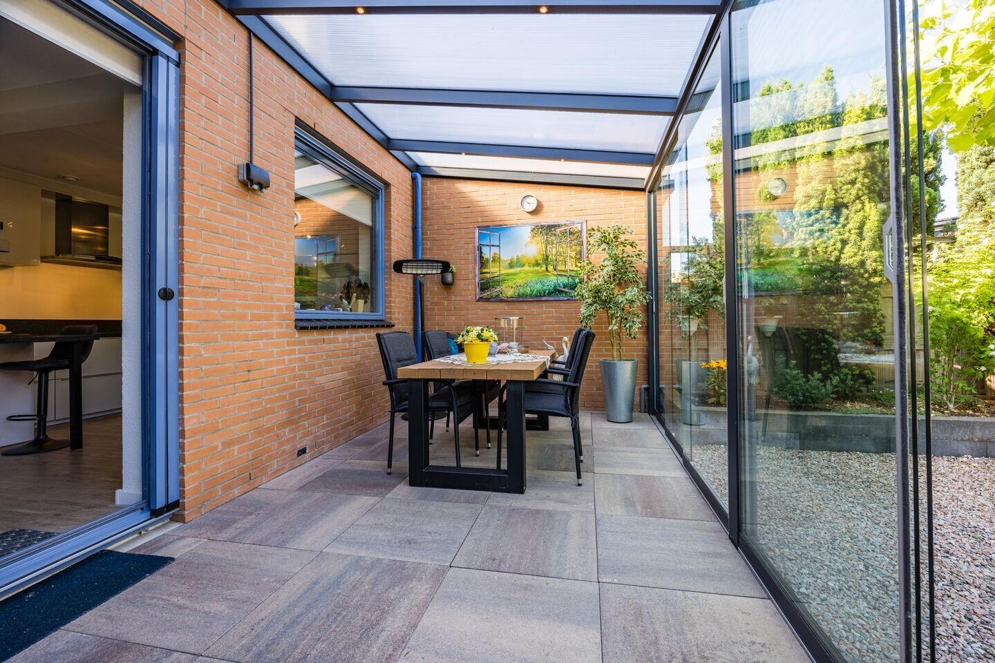 Tussenwoning te koop: Etudestraat 96, Hellevoetsluis