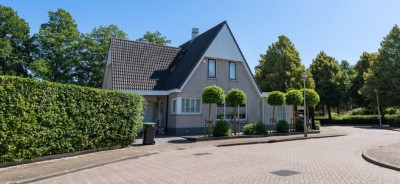 Philips van Almondestraat 2