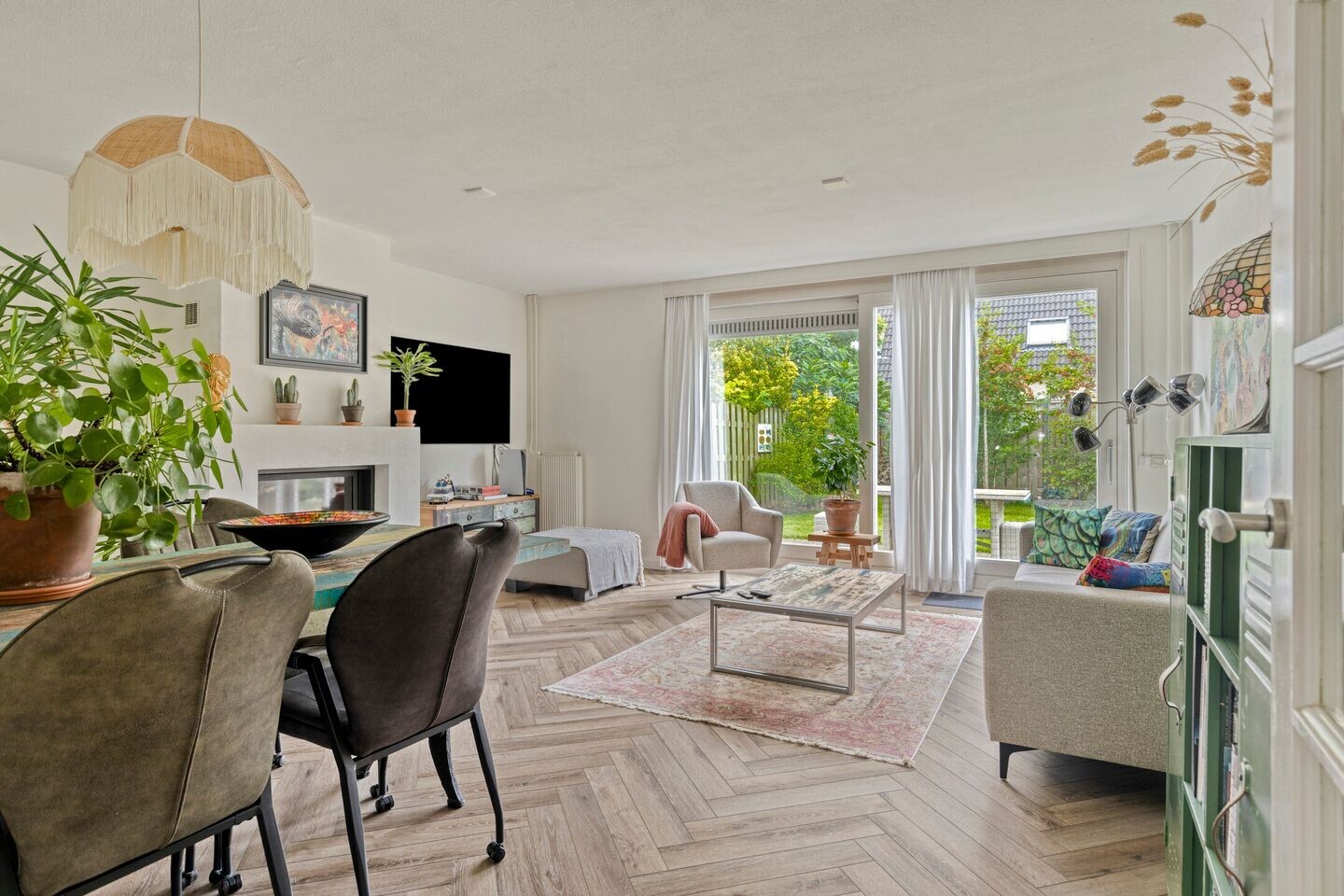 Twee-onder-één-kap te koop: Philips van Almondestraat 34, Hellevoetsluis