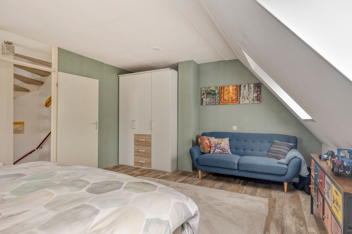Twee-onder-één-kap te koop: Philips van Almondestraat 34, Hellevoetsluis