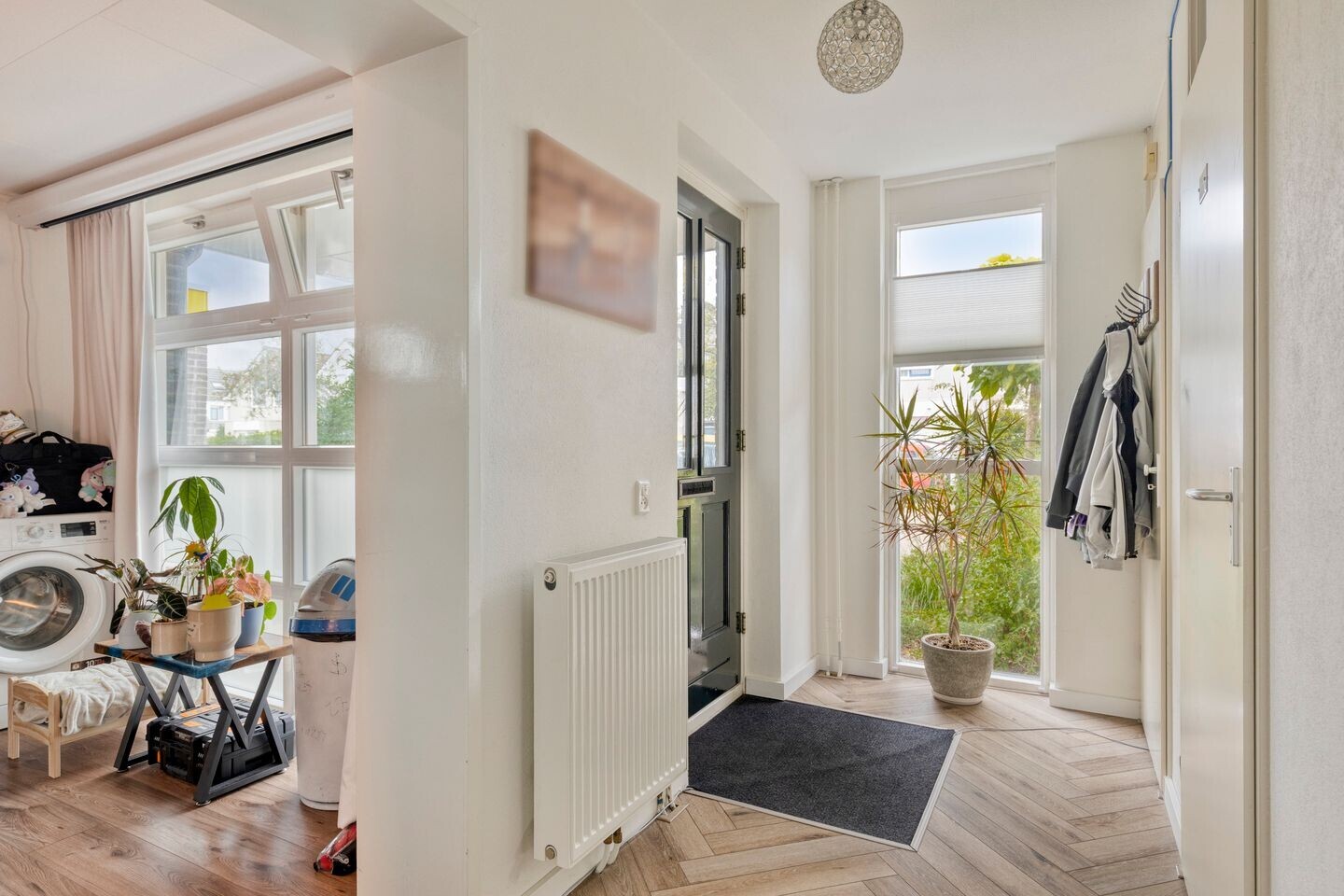 Twee-onder-één-kap te koop: Philips van Almondestraat 34, Hellevoetsluis