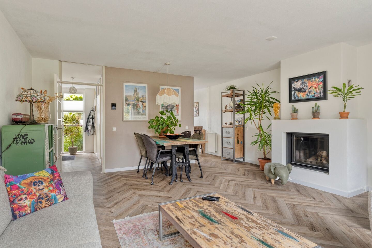 Twee-onder-één-kap te koop: Philips van Almondestraat 34, Hellevoetsluis