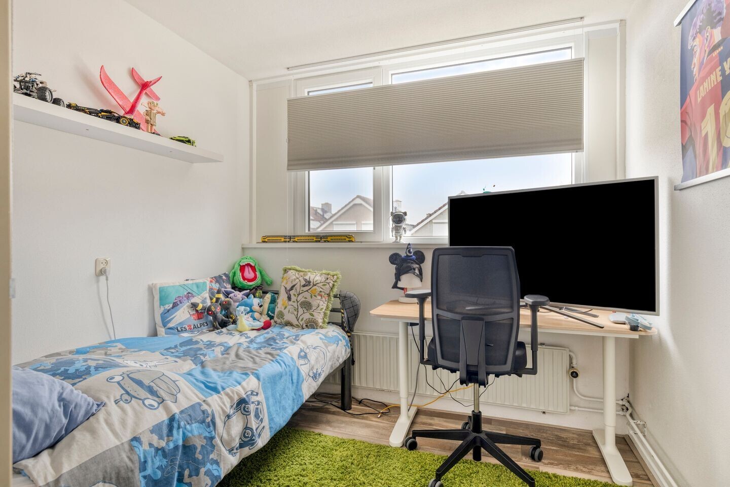 Twee-onder-één-kap te koop: Philips van Almondestraat 34, Hellevoetsluis